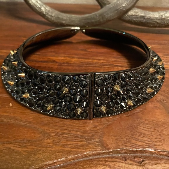 LOUIS VUITTON Spikey Fairy Collar. - Picture 13 of 15